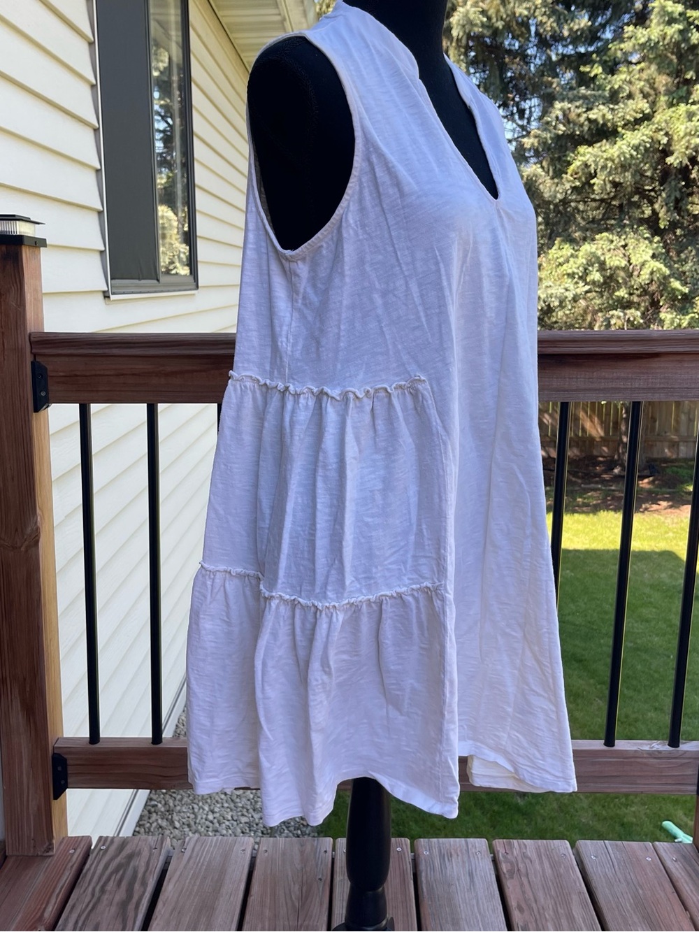 LUSH Sleeveless Notched V-neck Tiered Ruffle Cotton Mini Dress Sz Small Cream - Picture 2 of 11